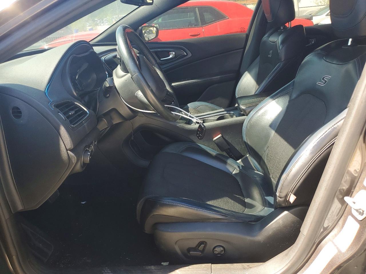 2016 Chrysler 200 S - Фото 7