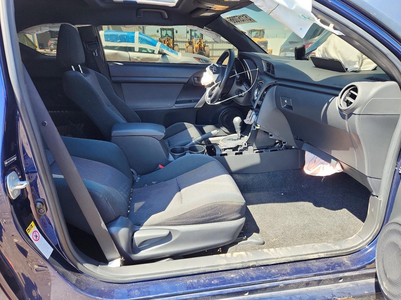 2011 Scion Tc Base - Фото 7