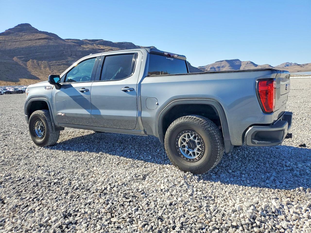 2020 GMC Sierra K1500 At4 - Фото 2
