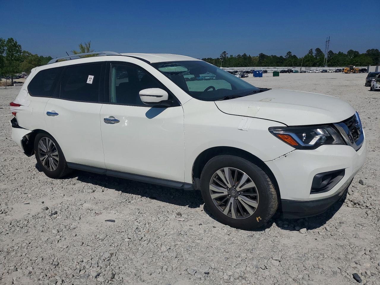 2017 Nissan Pathfinder Sv - Image 4