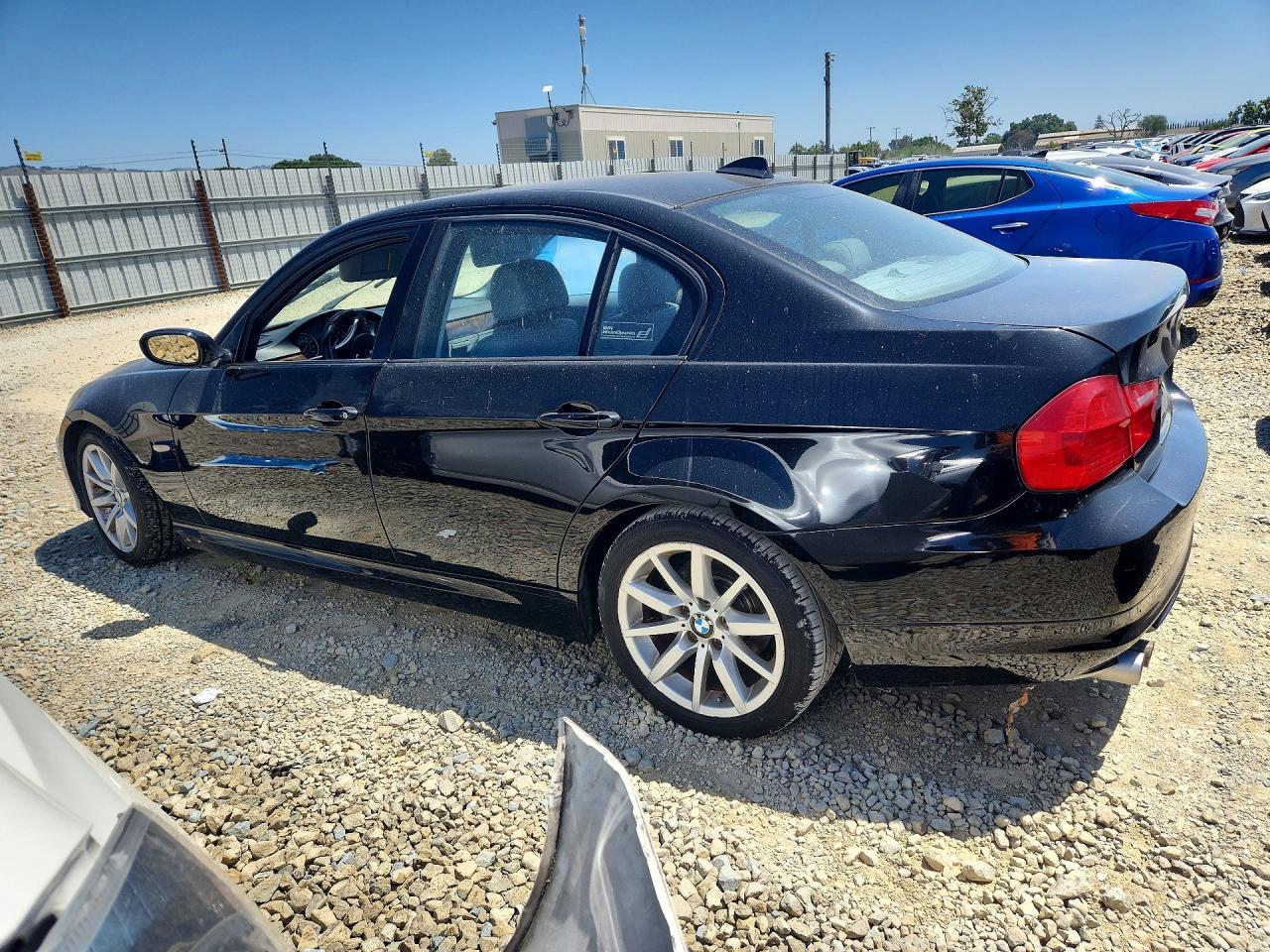 2011 BMW 328 I Sulev - Image 2