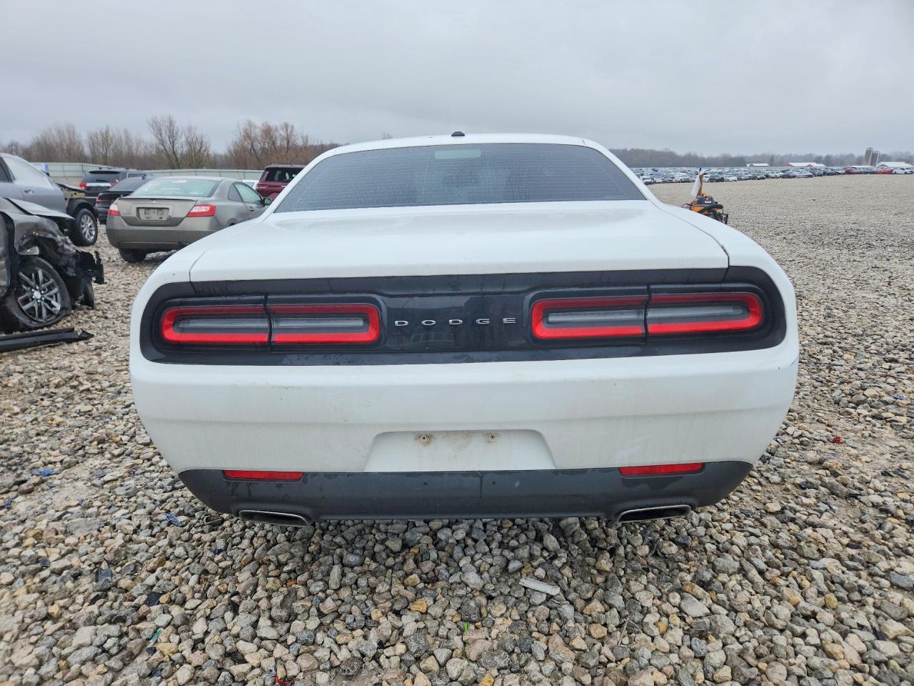 2016 Dodge Challenger Sxt - Image 6