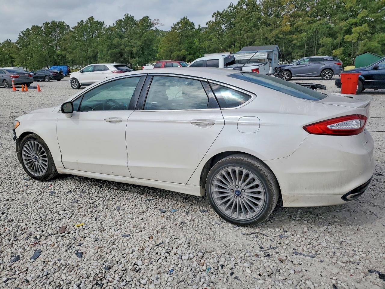 2016 Ford Fusion Titanium - Фото 2