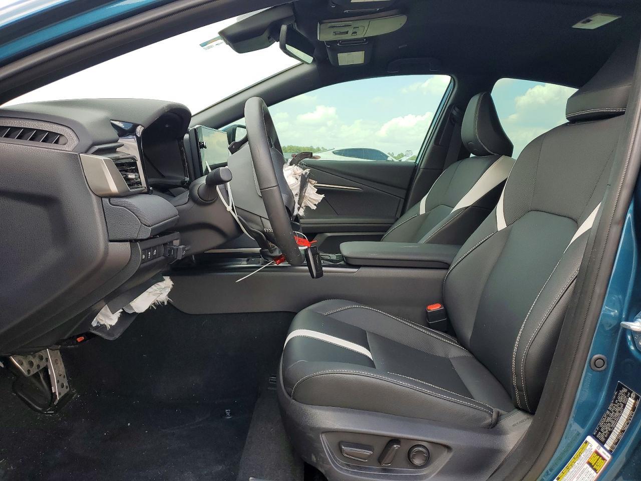 2025 Toyota Camry Se - Image 7
