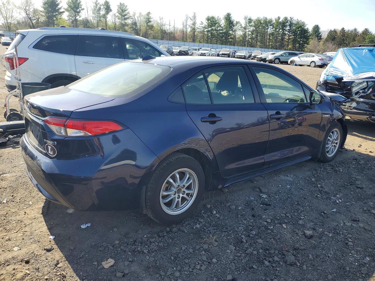 2021 Toyota Corolla Le - Image 3