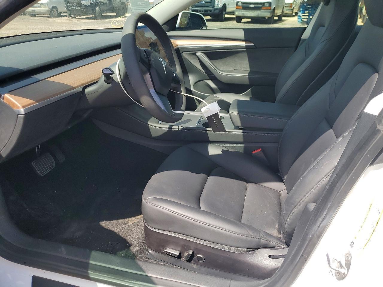2023 Tesla Model 3 - Image 7