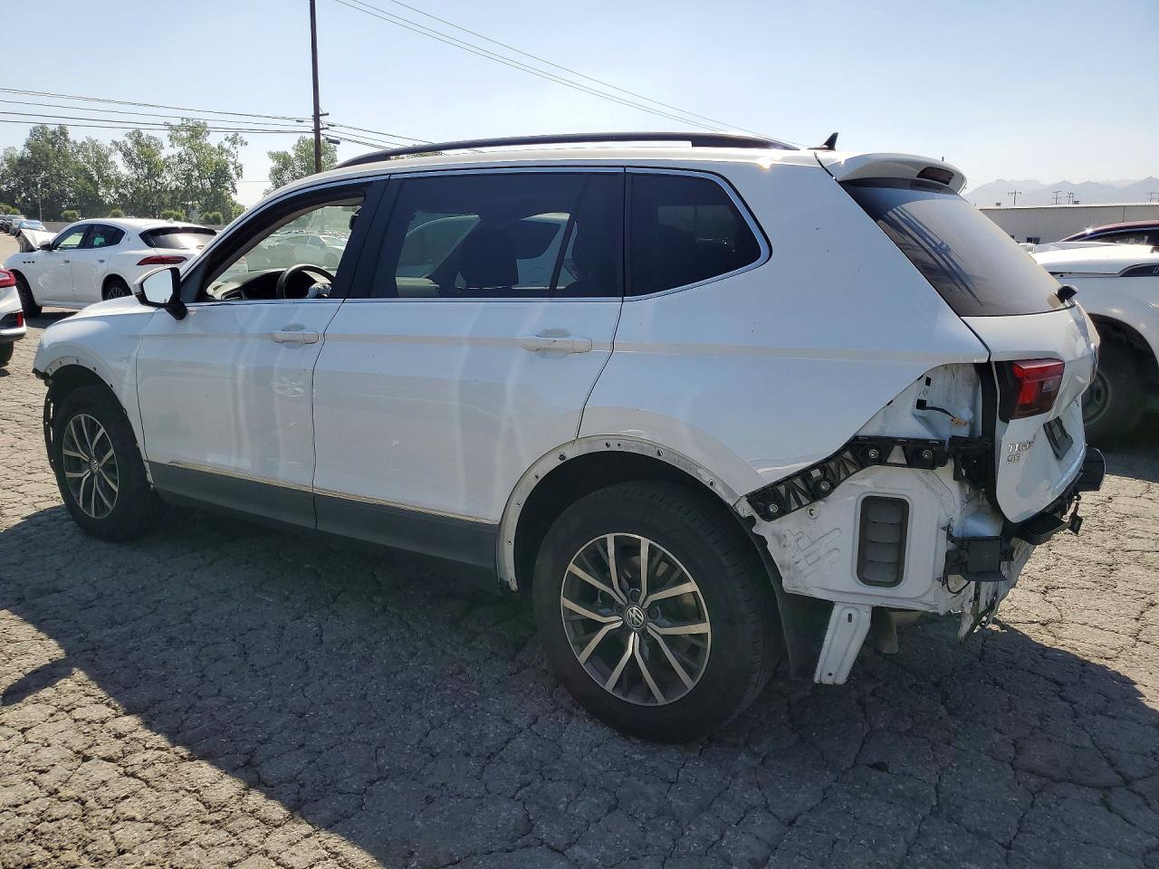 2020 Volkswagen Tiguan Se - Фото 2