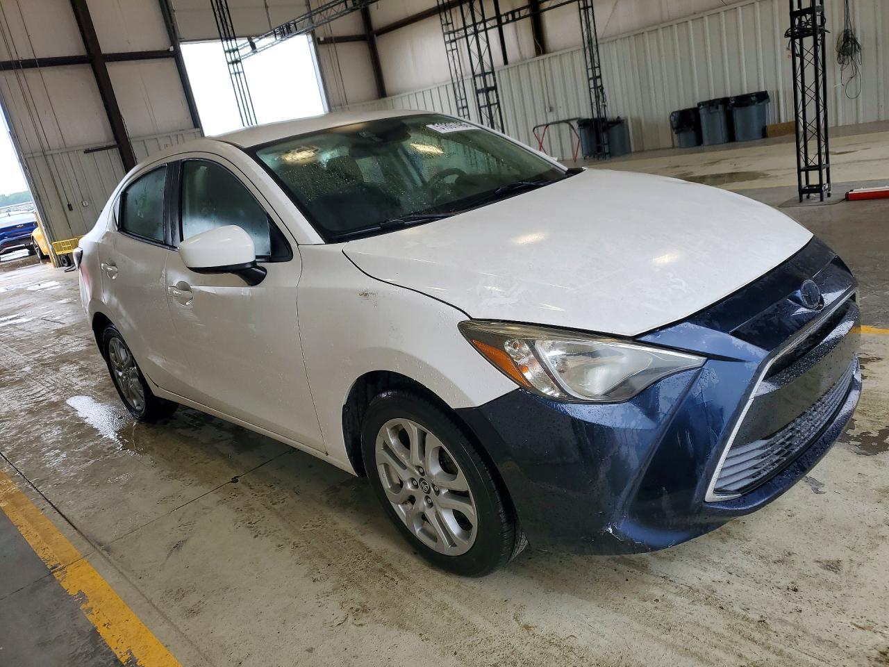 2018 Toyota Yaris Ia Base - Image 4