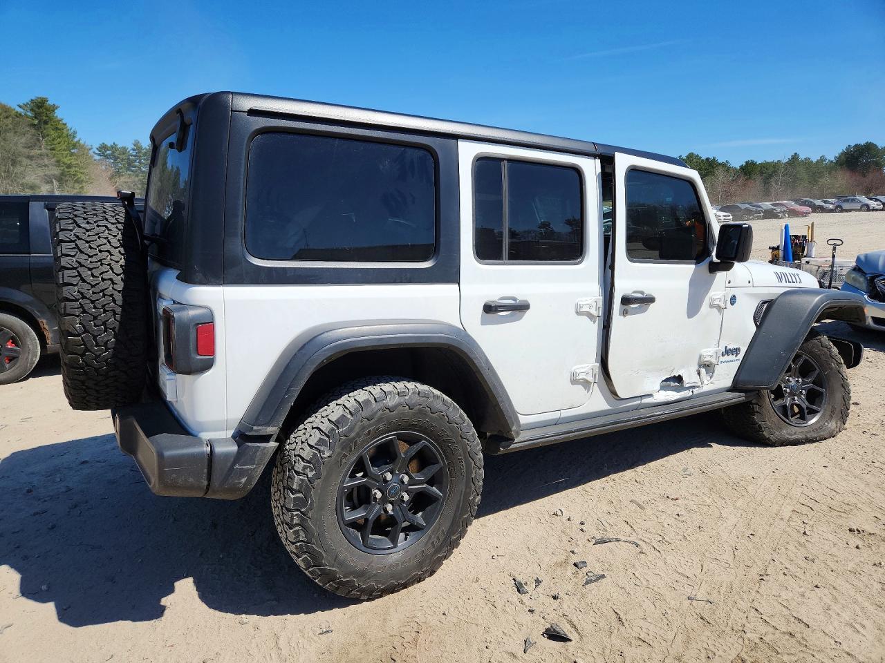 2024 Jeep Wrangler 4Xe - Image 3