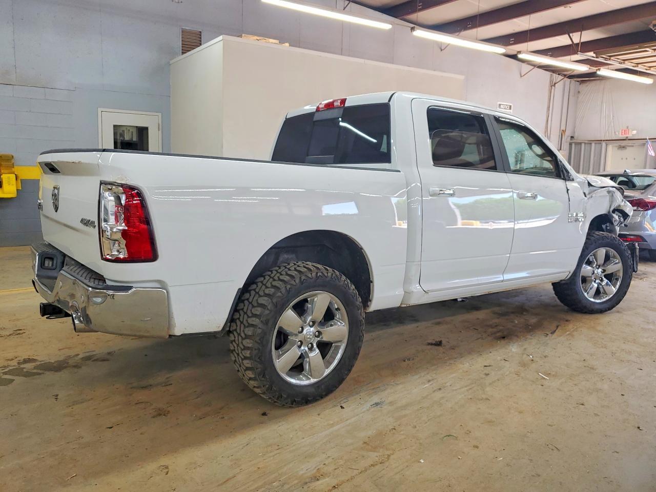 2017 Ram 1500 Slt - Image 3