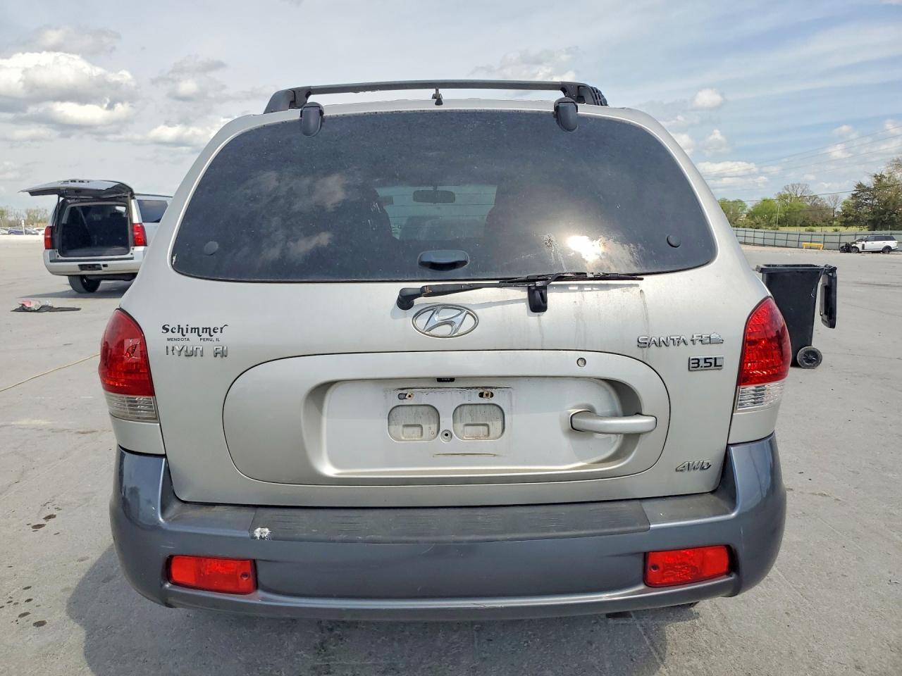 2005 Hyundai Santa Fe - Image 6