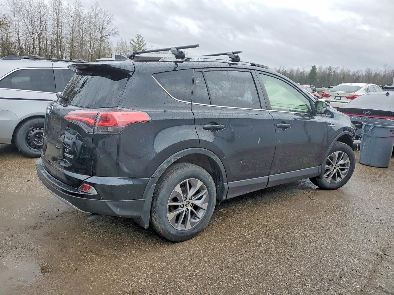 2018 Toyota Rav4 Hybrid Le - Image 3