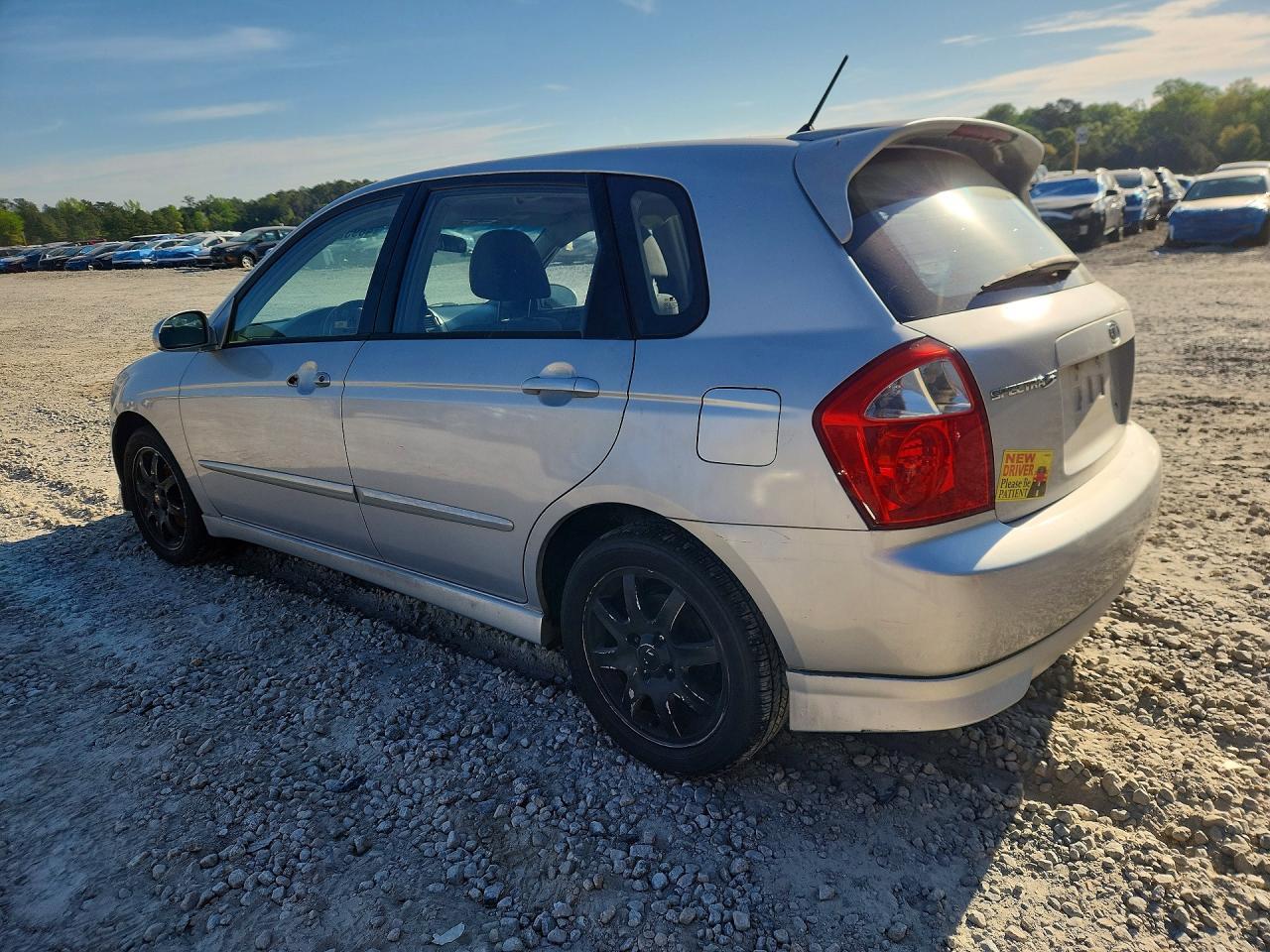 2005 Kia Spectra Spectra5 - Фото 2