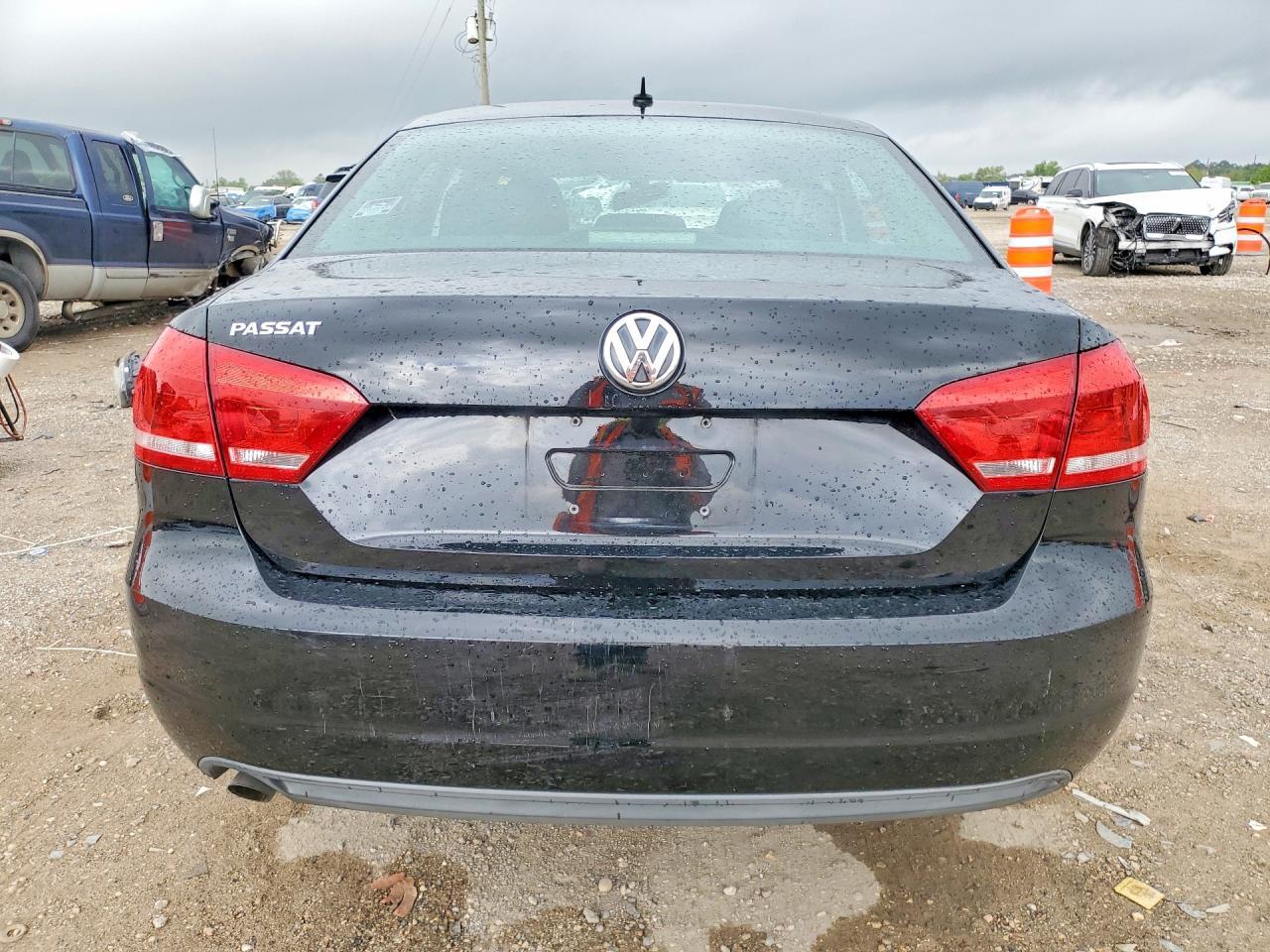 2013 Volkswagen Passat S - Фото 6