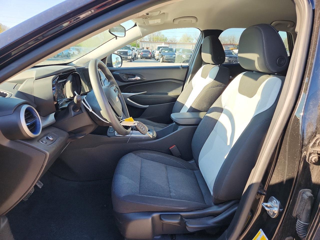 2024 Chevrolet Trax Ls - Image 7