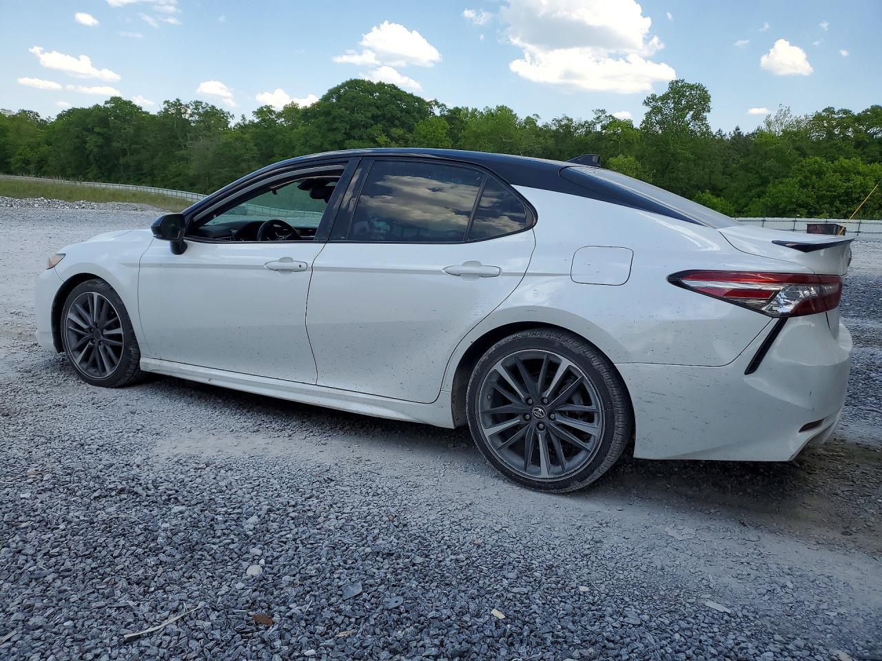 2019 Toyota Camry Xse - Image 2