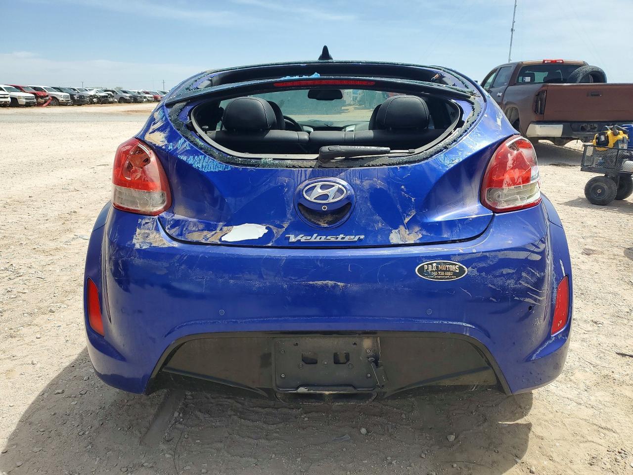 2013 Hyundai Veloster Base - Image 6