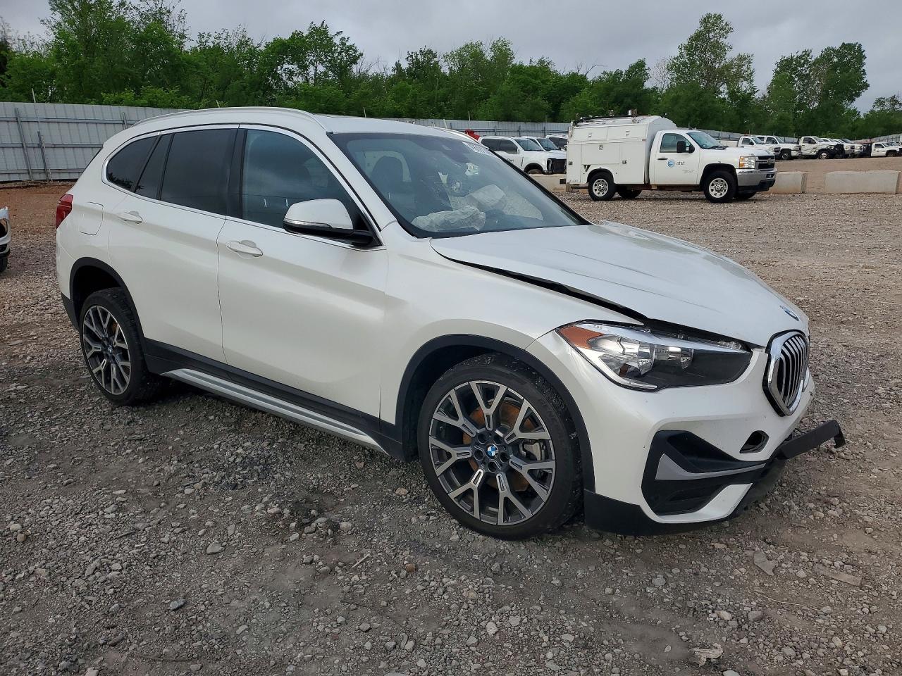 2021 BMW X1 xDrive28I - Фото 4