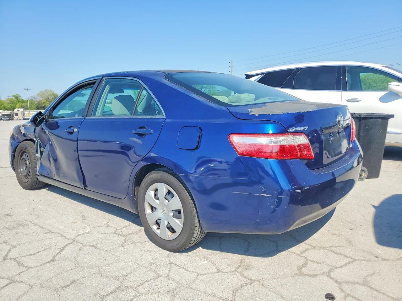 2008 Toyota Camry Le - Фото 2