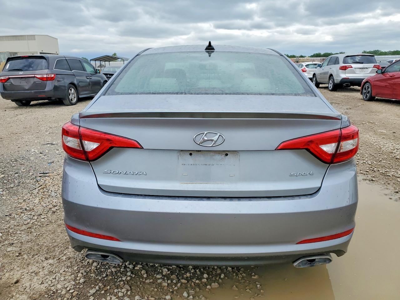 2016 Hyundai Sonata Sport - Image 6