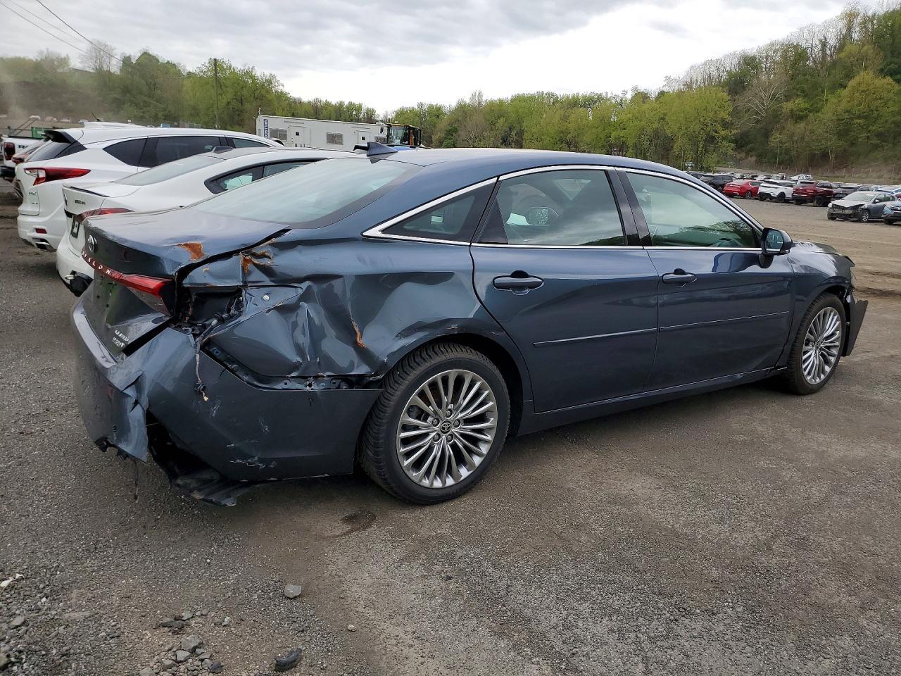 2022 Toyota Avalon Hybrid Limited - Фото 3