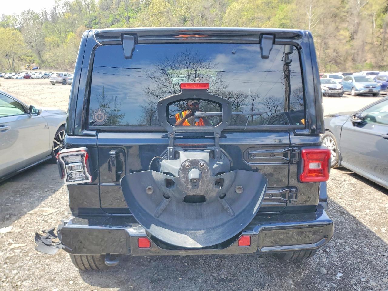2022 Jeep Wrangler Unlimited Sahara - Фото 6