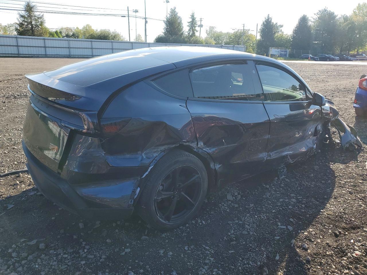 2026 Tesla Model Y - Image 3