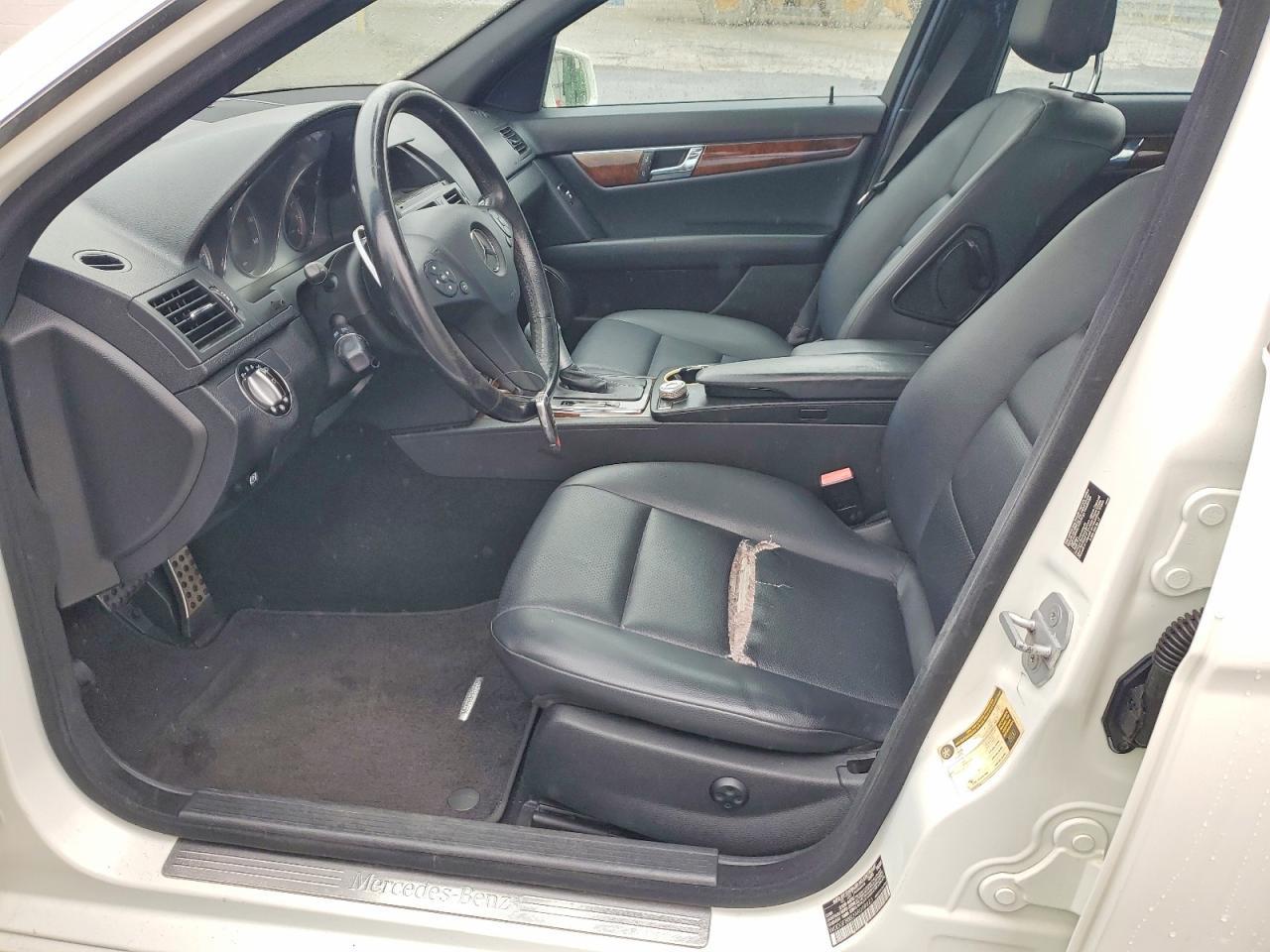 2010 Mercedes-Benz C 300 4Matic - Image 7