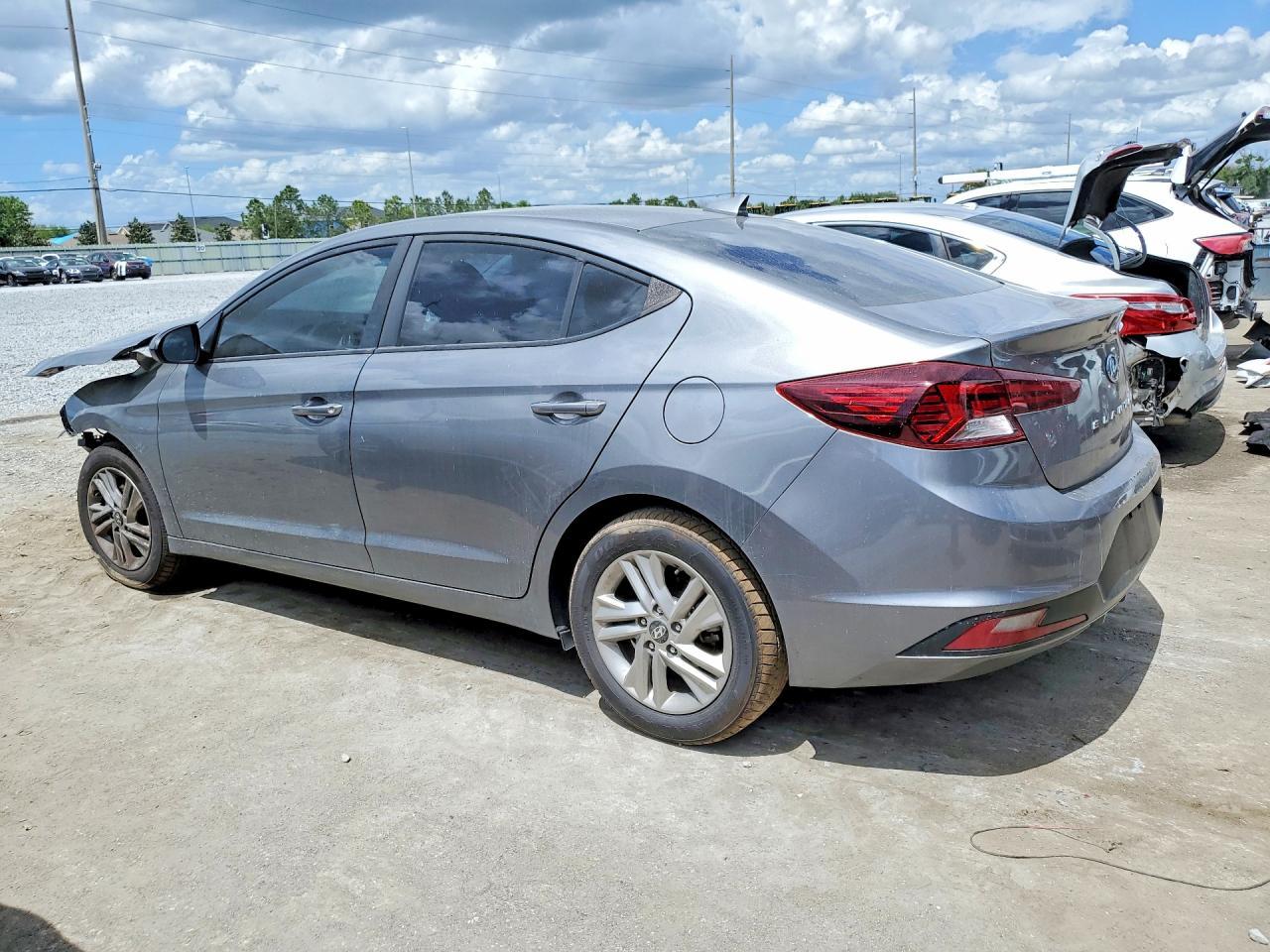 2019 Hyundai Elantra Sel - Фото 2