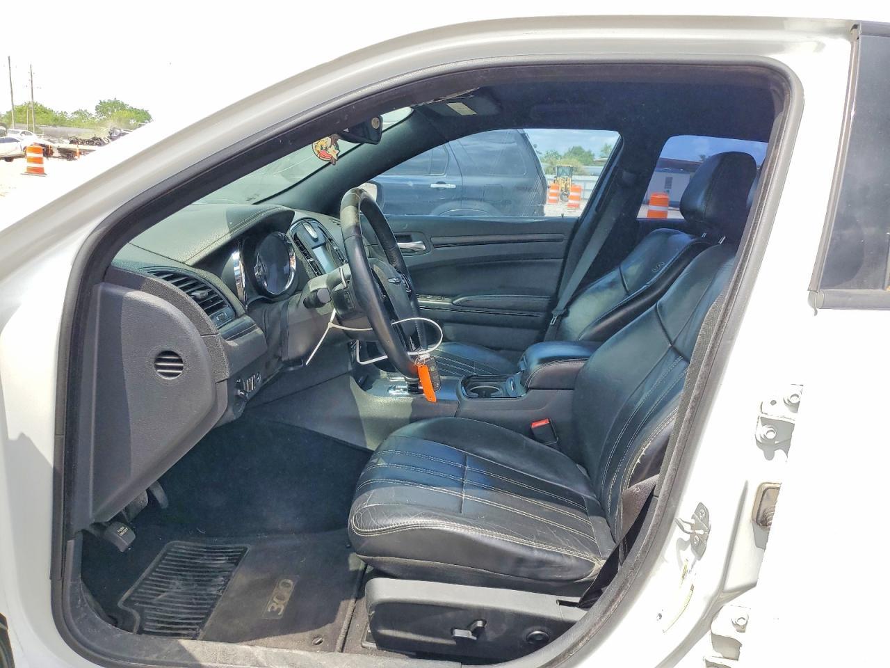 2014 Chrysler 300 - Фото 7