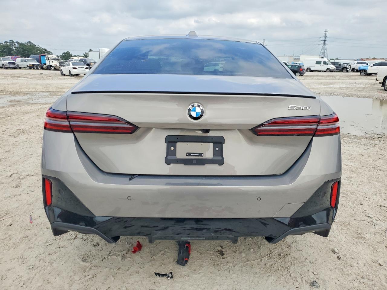 2026 BMW 530 I - Image 6