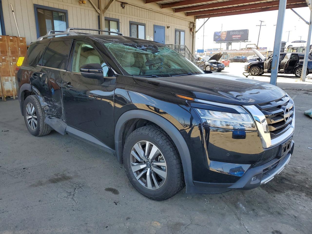 2022 Nissan Pathfinder Sl - Фото 4