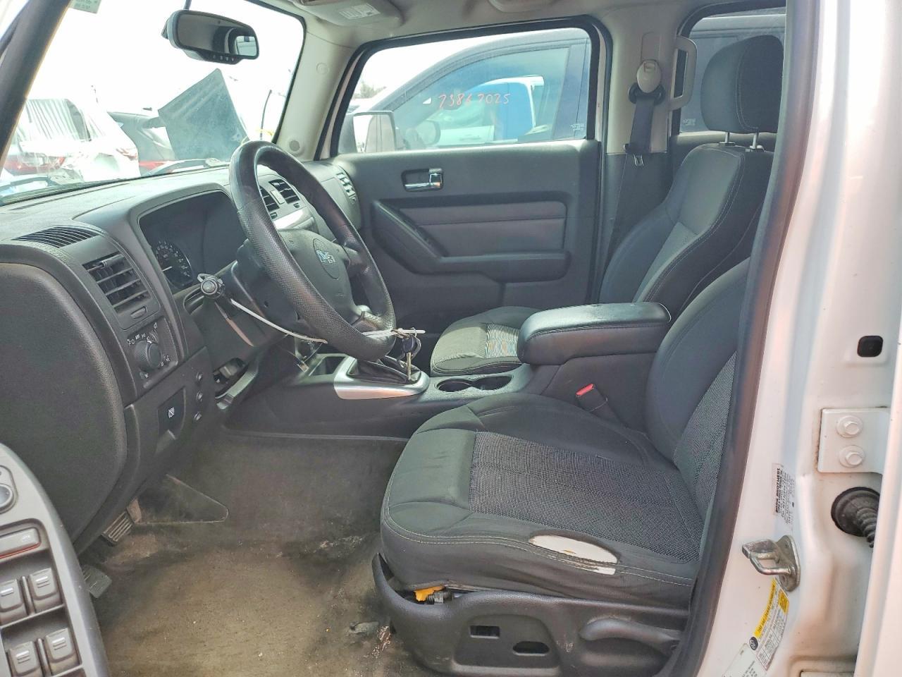 2009 Hummer H3 - Image 7