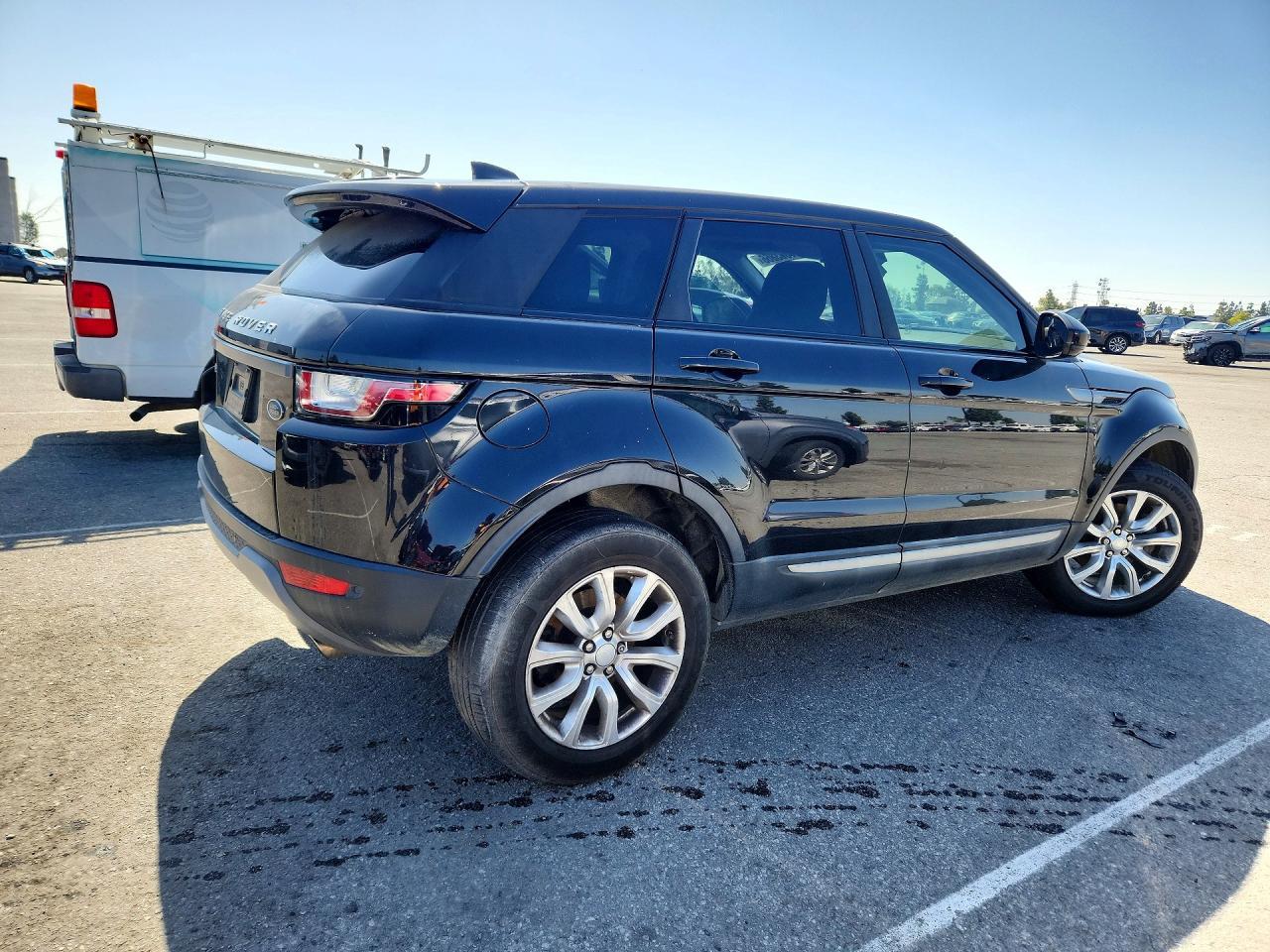2017 Land Rover Range Rover Evoque Se - Фото 3
