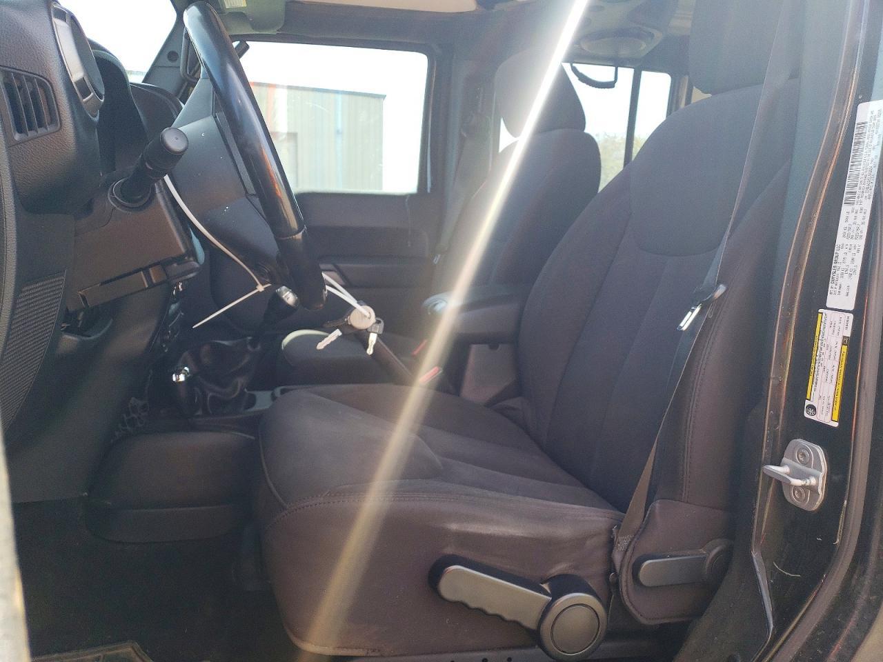 2013 Jeep Wrangler Unlimited Sport - Фото 7