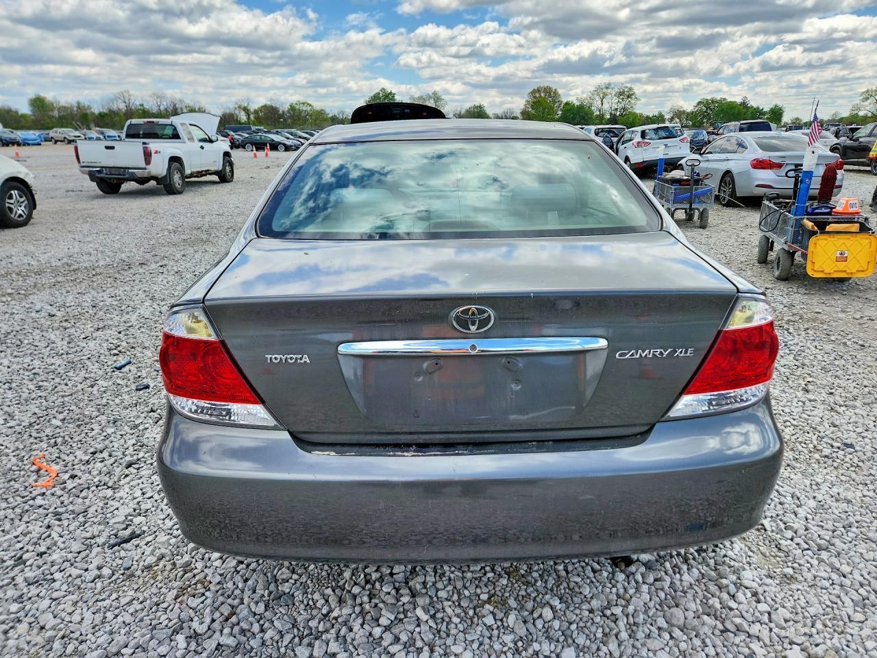 2005 Toyota Camry Le - Фото 6