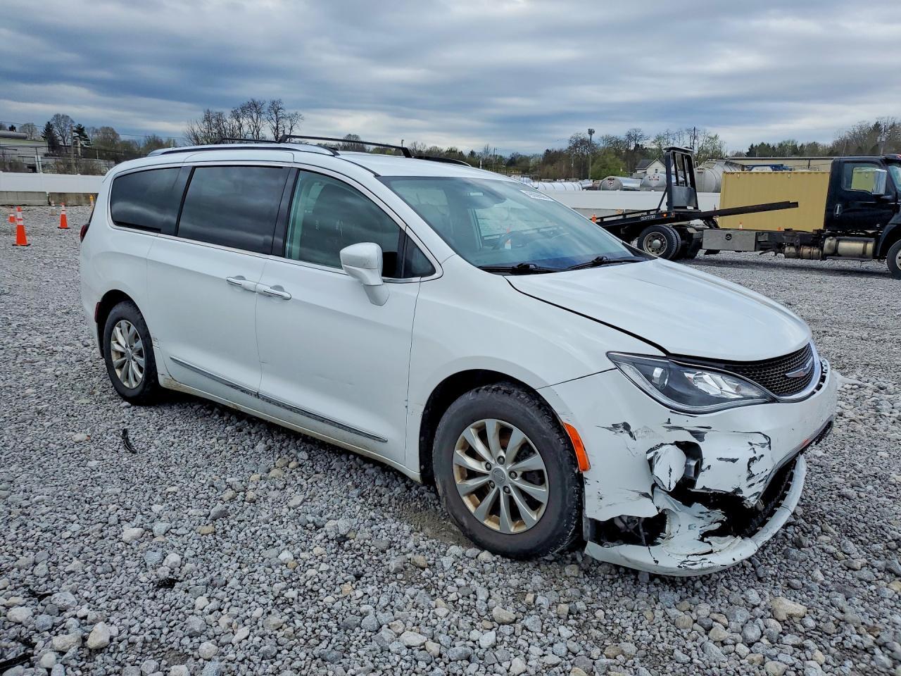 2019 Chrysler Pacifica Touring L - Фото 4