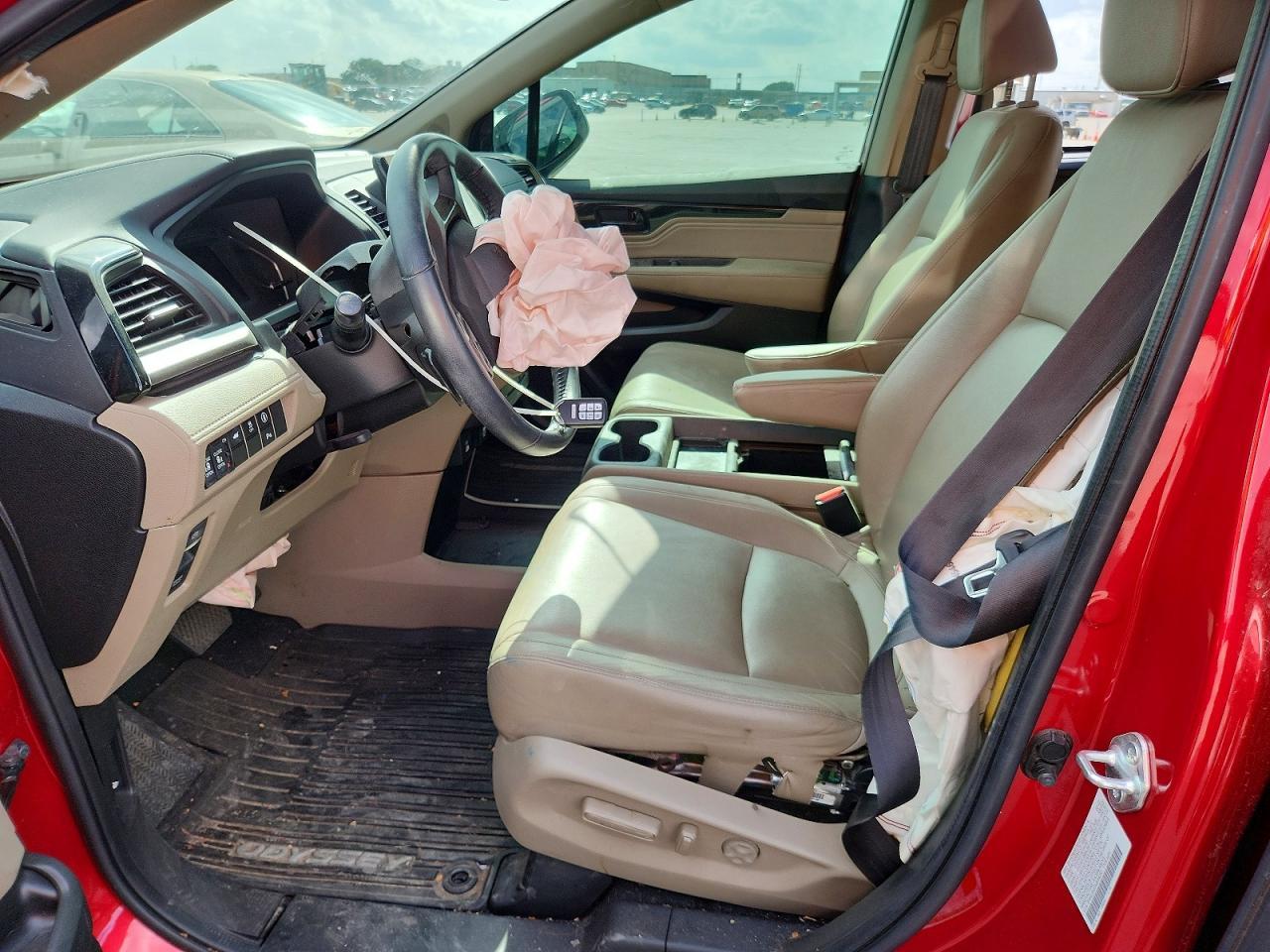 2022 Honda Odyssey Touring - Image 7