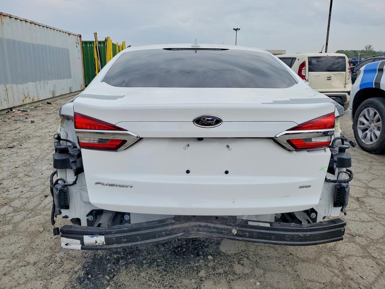 2020 Ford Fusion Se - Image 6