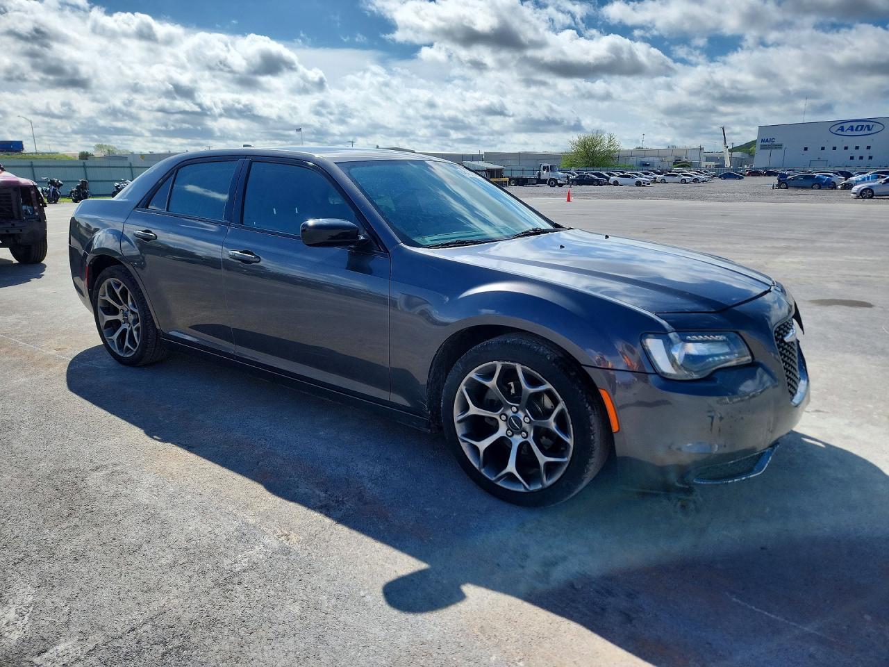 2018 Chrysler 300 Touring - Фото 4