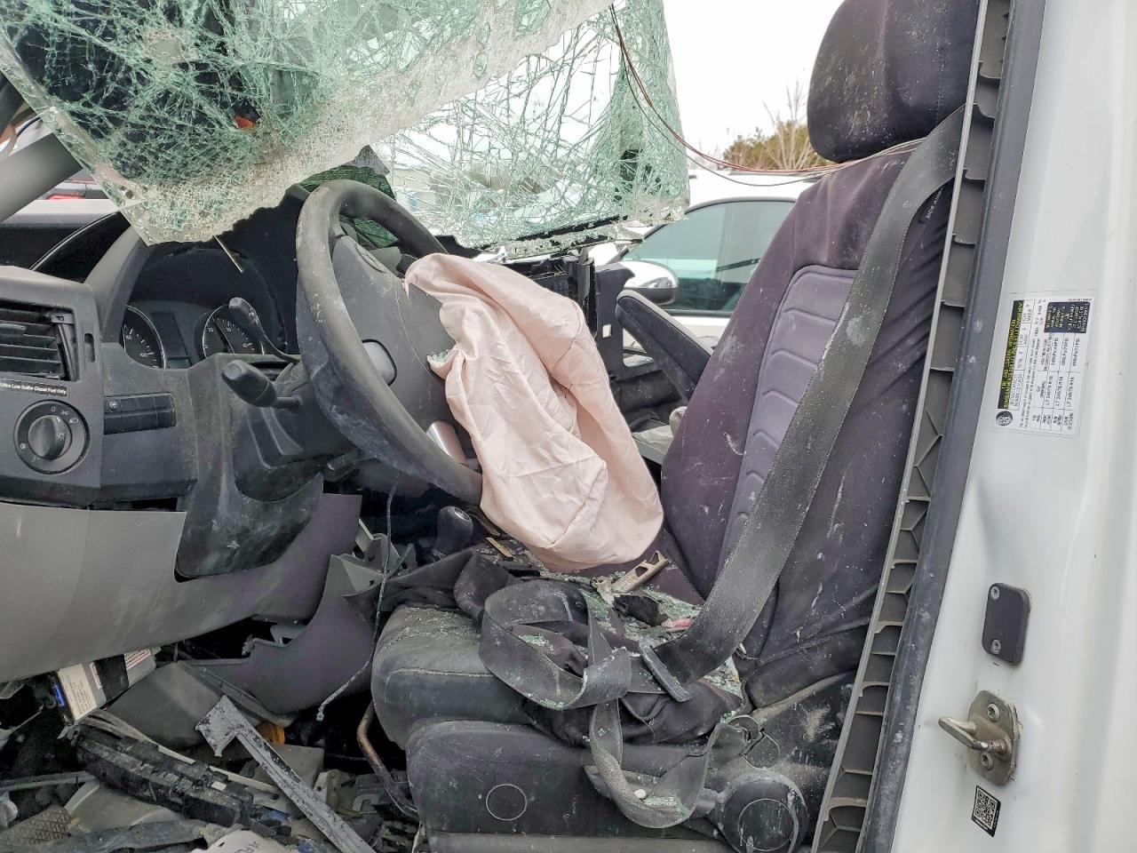 2016 Mercedes Benz Sprinter 2500 Utility / Service Van - Image 7