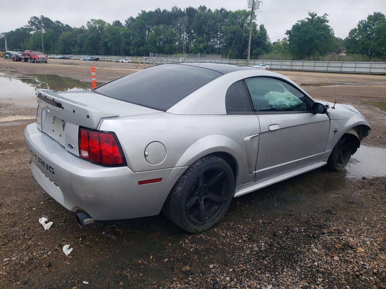 2003 Ford Mustang - Image 3