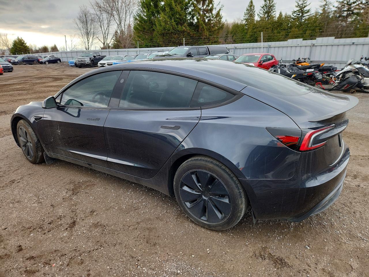 2024 Tesla Model 3 - Фото 2