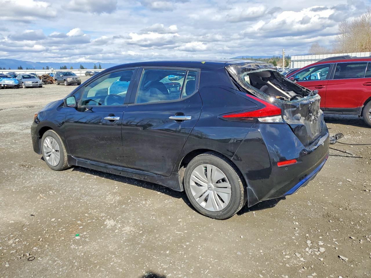 2022 Nissan Leaf S - Image 2