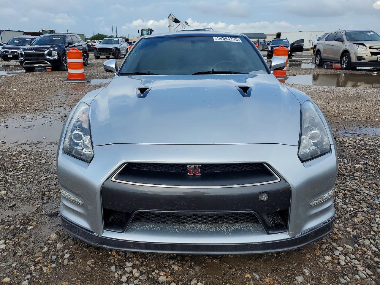 2014 Nissan Gt-R Track Edition - Image 5