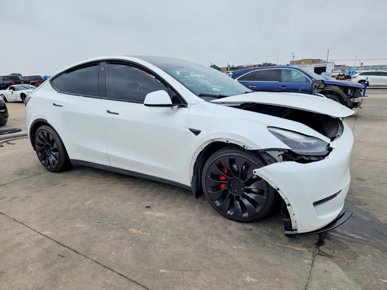 2022 Tesla Model Y - Image 4