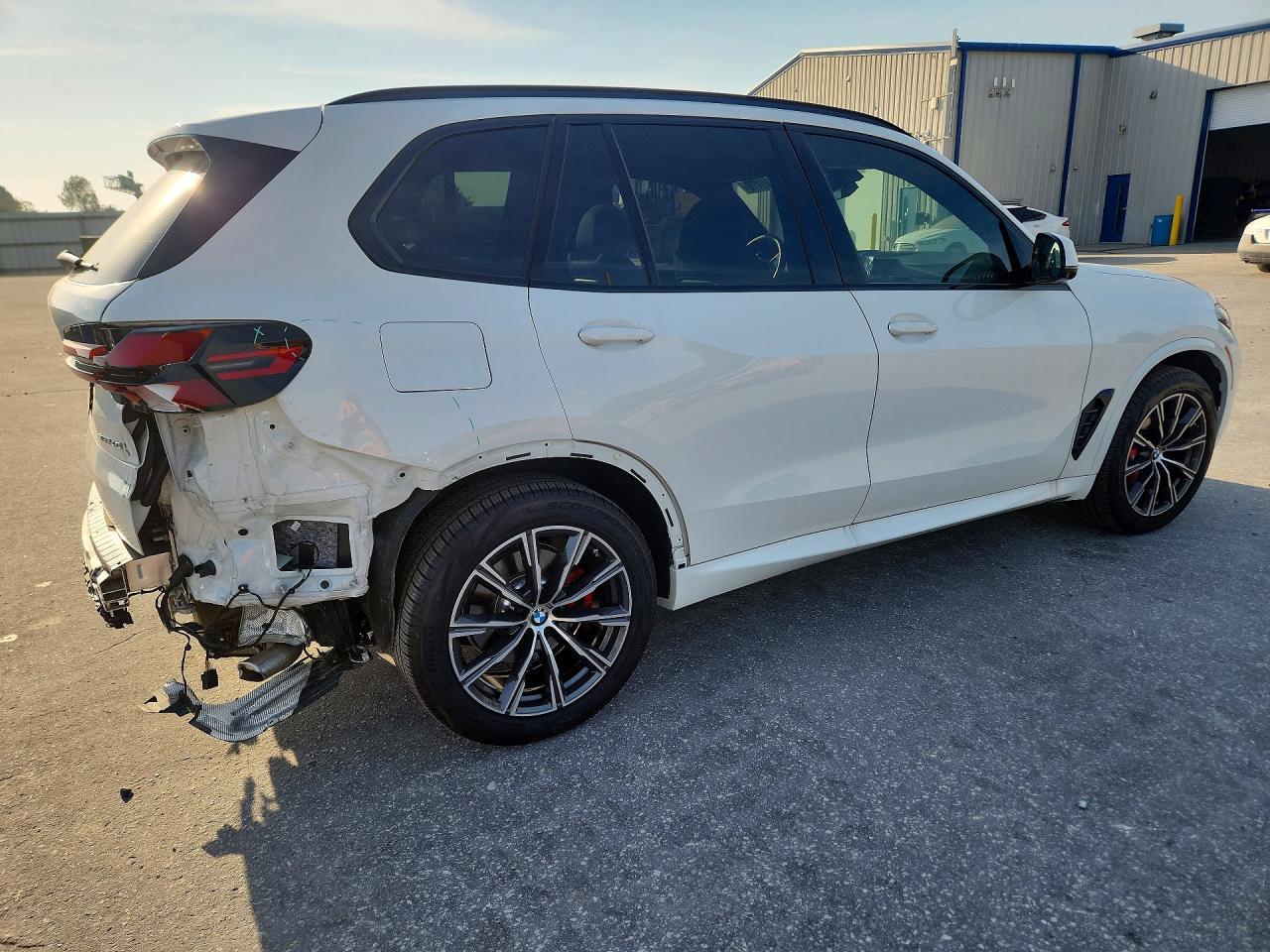 2025 BMW X5 xDrive40I - Фото 3