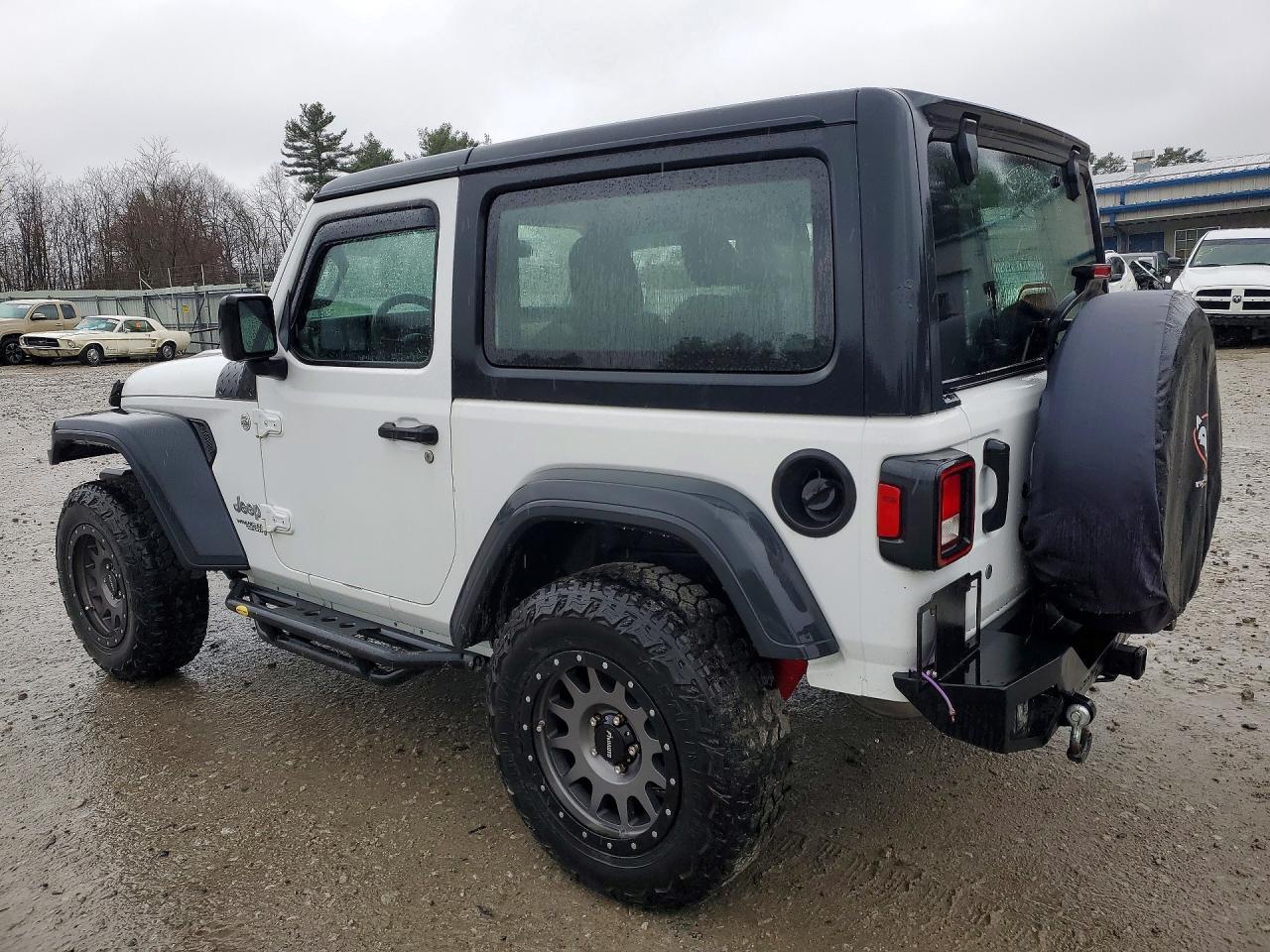 2020 Jeep Wrangler Sport - Фото 2