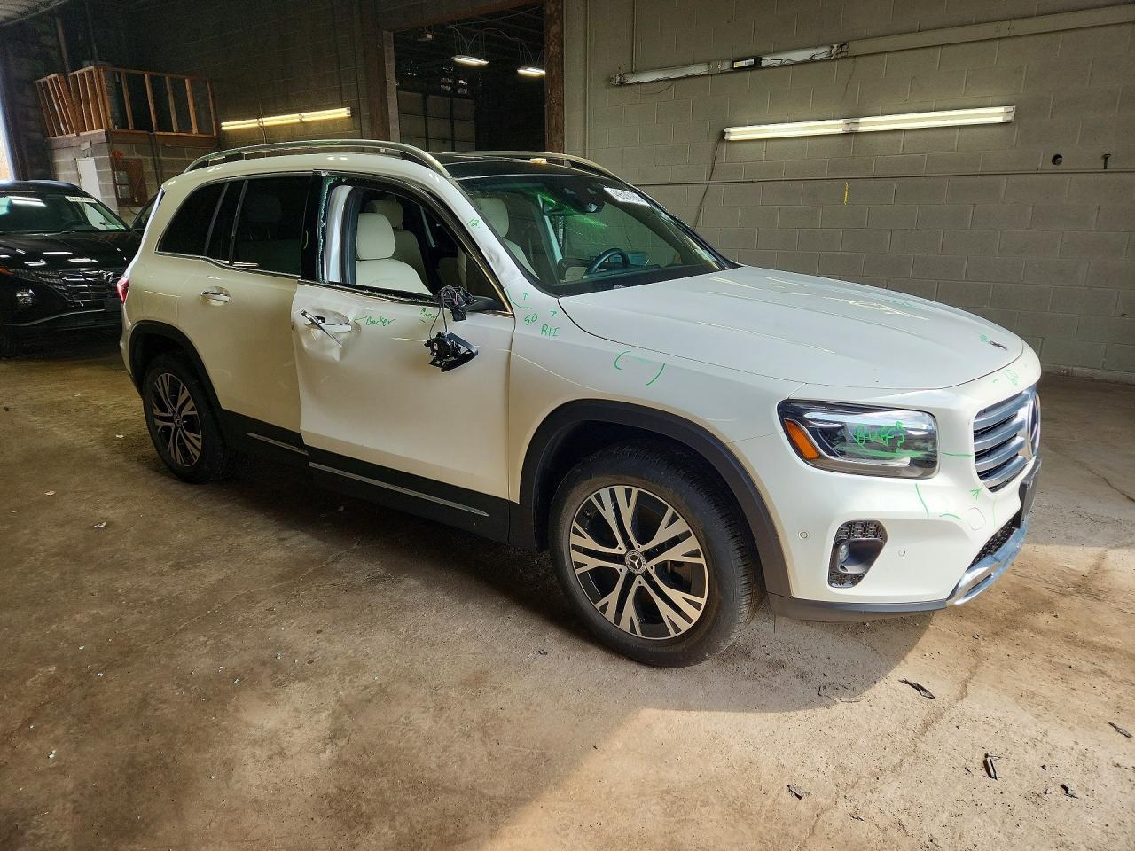 2024 Mercedes-Benz Glb 250 4Matic - Image 4