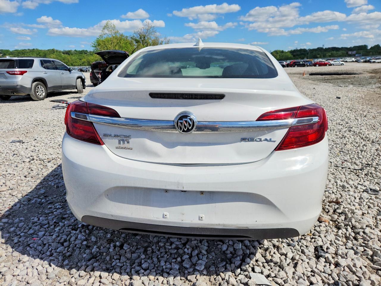 2015 Buick Regal - Image 6
